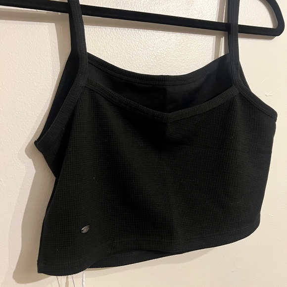 HALARA Black Women's Cropped Tank - Picture 2 of 5